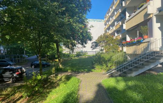 3-Raum-Wohnung im Grünen mit Loggia und Weitblick auf die Heide!